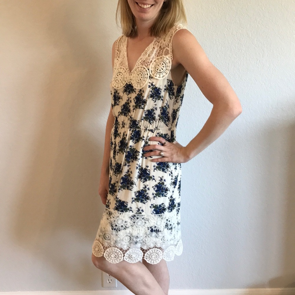 Lace blue and white cocktail dress